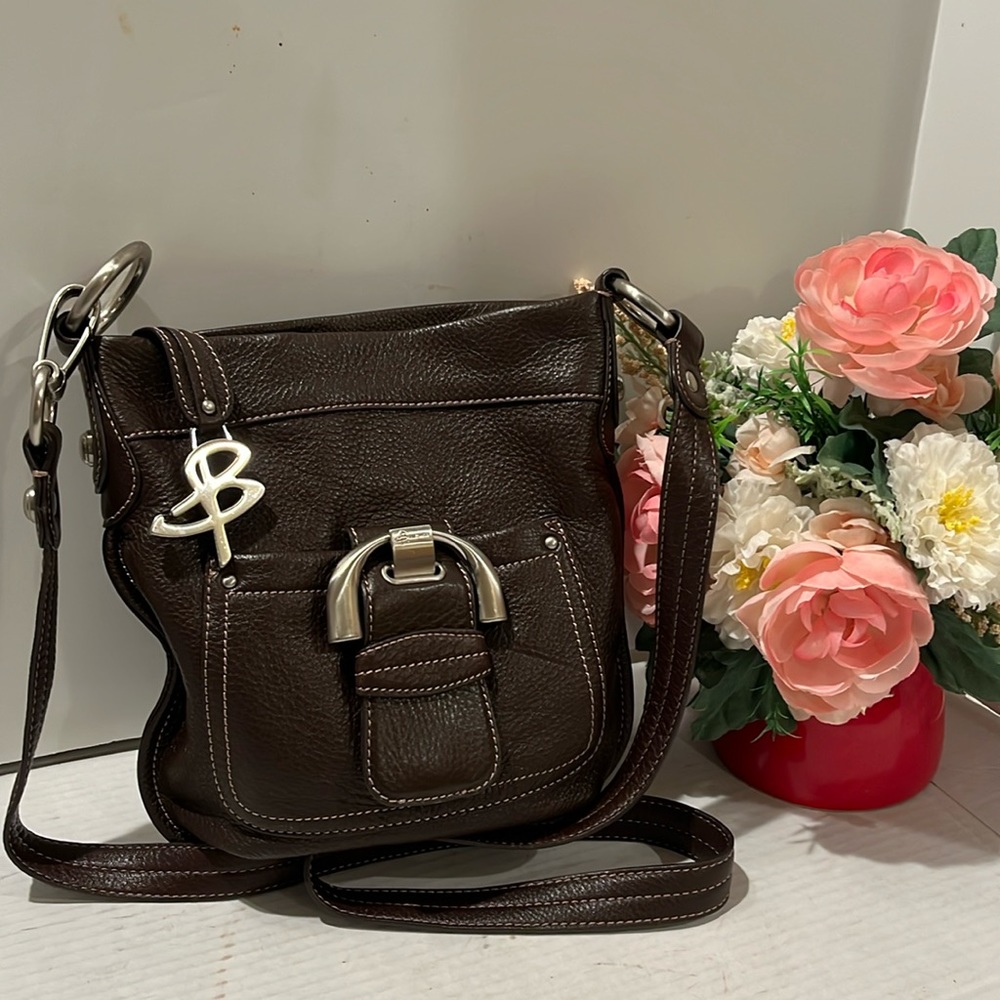 B Makowsky “Westbound” Convertible Crossbody/Shoulder Handbag Brown Leather
